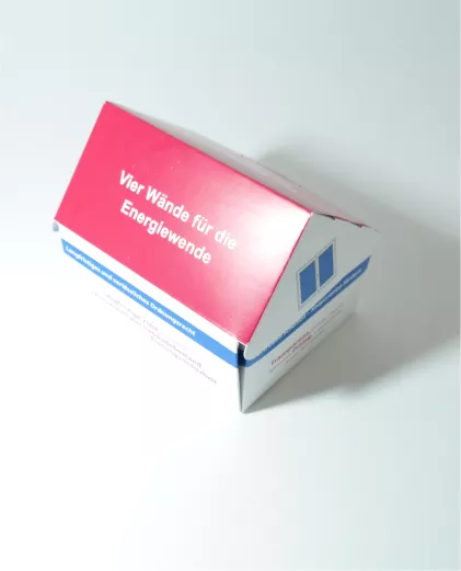 Verpackung "Immo" mit Verschluss und Halterungsöffnung 1